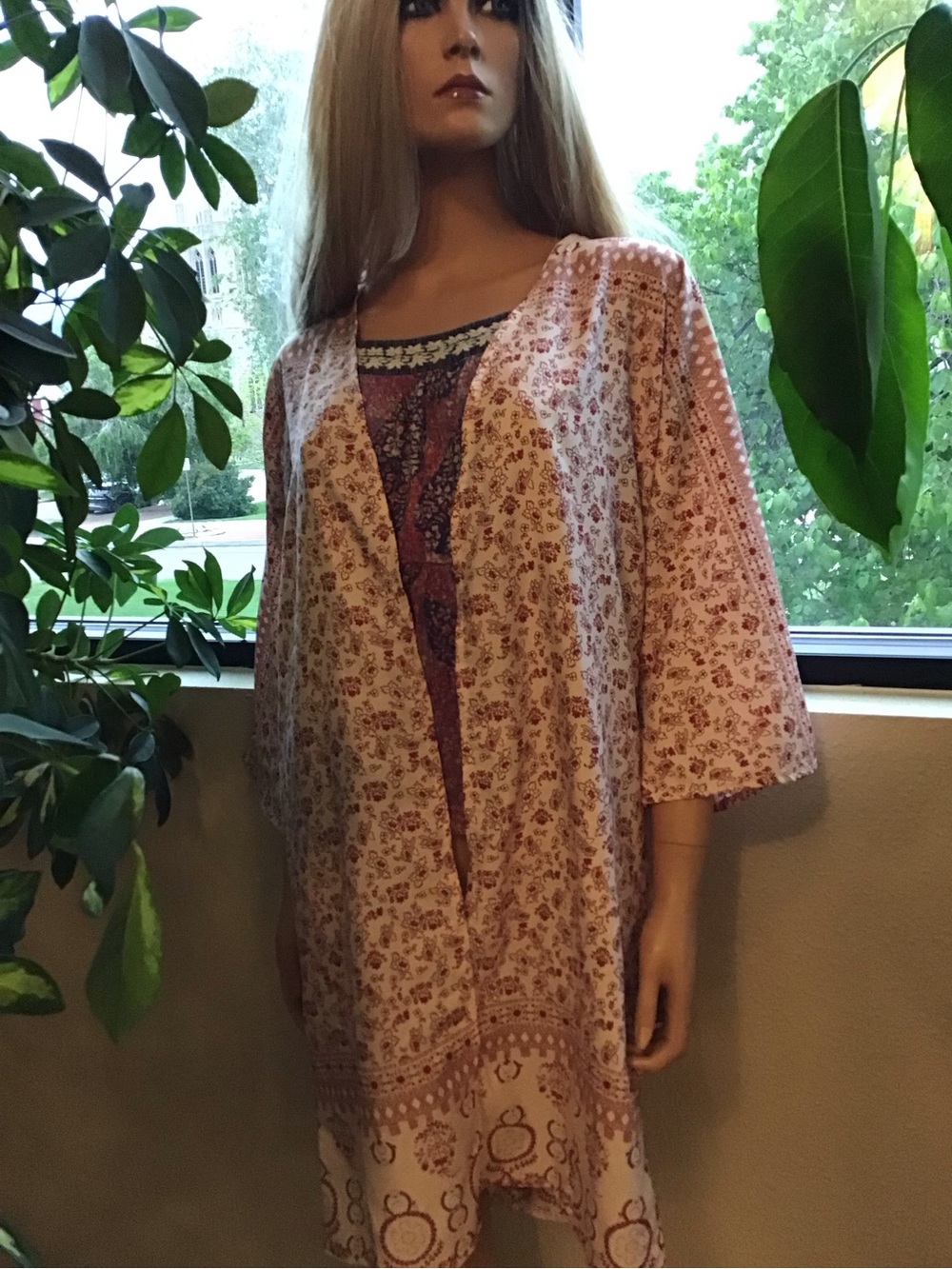 Rebellion Boho Pink Floral Printed Kimono Size S EUC - Picture 4 of 9